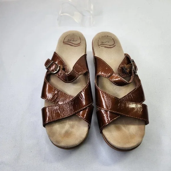 Dansko Sela Patent Leather Sandals Crisscross Strap Brown Size 39 US 8.5-9 - Picture 1 of 7